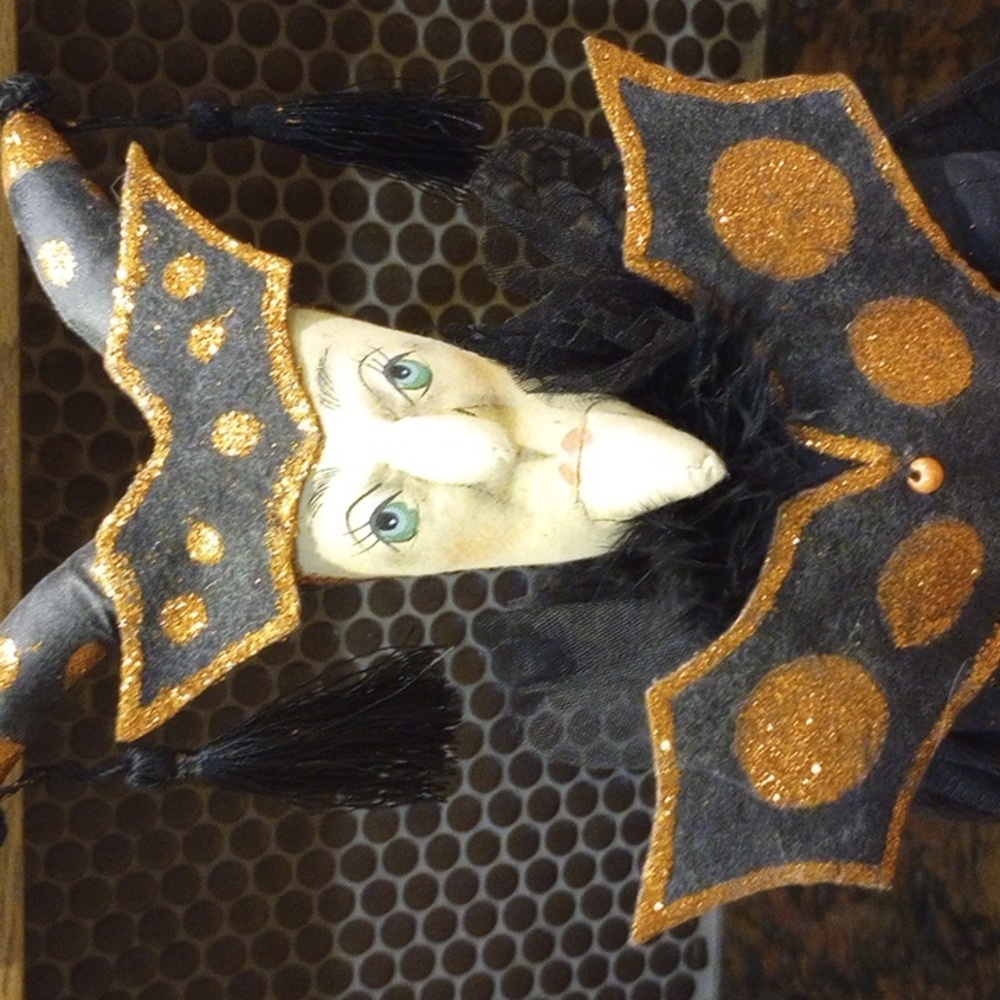 Halloween Witch Of Elegance - Picture 4 of 10